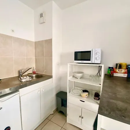 Le Rive Droite - Studio Equipe Centre - 83 Apartment